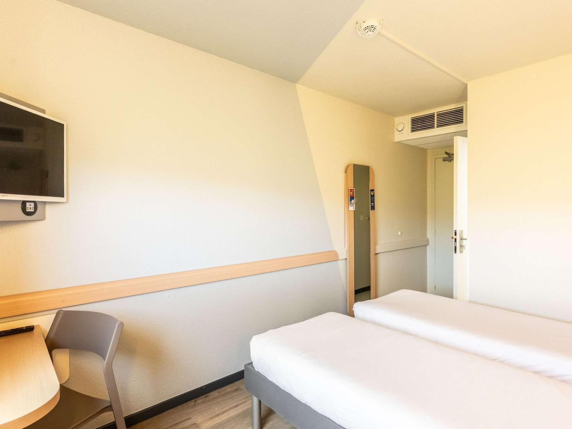 Ibis Budget Μπουρζ Εξωτερικό φωτογραφία